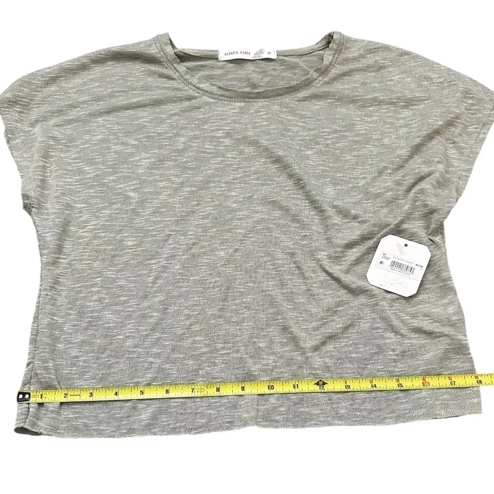 NWT Altare'd State Shreya Cropped Tee Green Size Medium - Picture 5 of 10